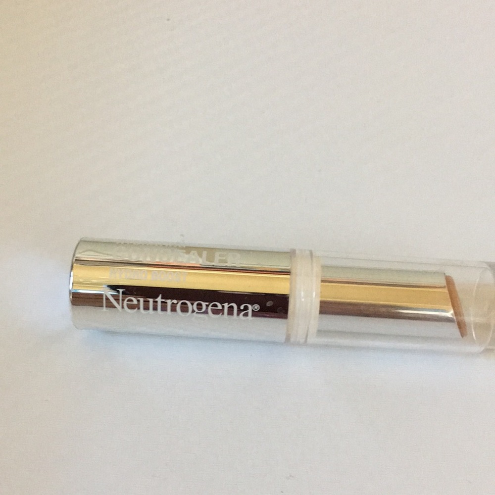 Neutrogena Silver Stick Concealer with Nude Tip